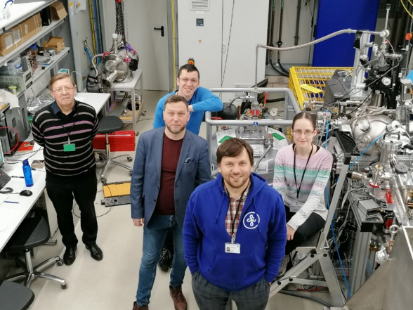 ISSP UL’s scientists learn about excellent experimental capabilities at DESY Time Resolved Luminescence spectroscopy Beamline